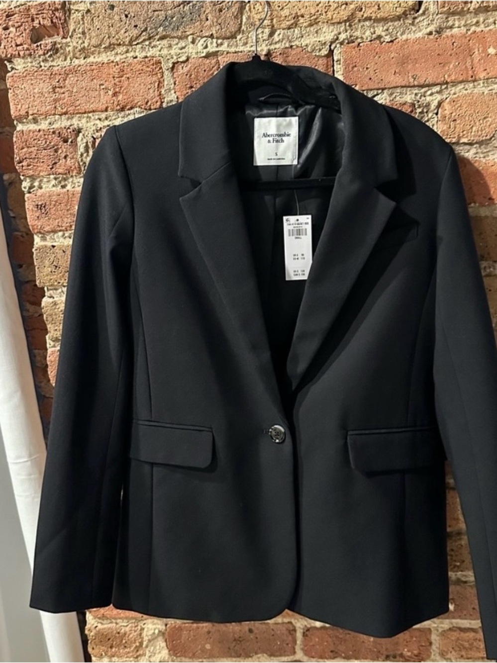 Abercrombie & Fitch Black Single-Button Tailored Blazer